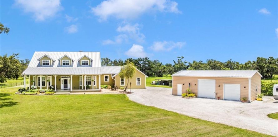 House in Sarasota, Florida 3 bedrooms, 272.11 sq.m. № 2342648