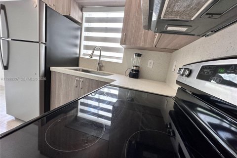 Appartement à louer à Miami, Floride: 2 chambres, 58.81 m2 № 2028122 - photo 4