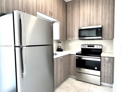 Appartement à louer à Miami, Floride: 2 chambres, 58.81 m2 № 2028122 - photo 3