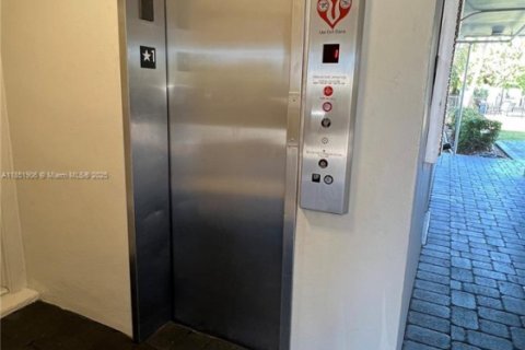 Condominio en alquiler en Deerfield Beach, Florida, 1 dormitorio, 61.32 m2 № 1858160 - foto 2