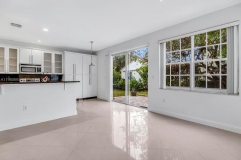 Купить кондоминиум в Мирамар, Флорида 5 спален, 184.88м2, № 2025554 - фото 17