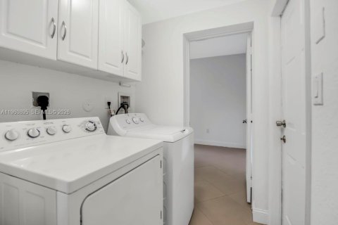 Купить кондоминиум в Мирамар, Флорида 5 спален, 184.88м2, № 2025554 - фото 28