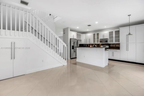 Купить кондоминиум в Мирамар, Флорида 5 спален, 184.88м2, № 2025554 - фото 16