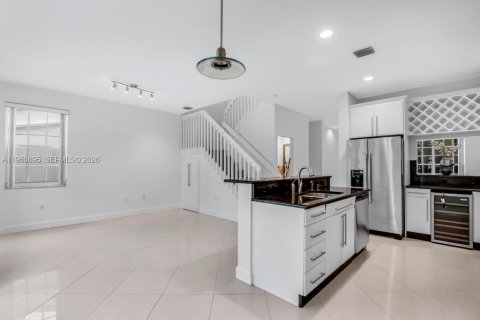 Купить кондоминиум в Мирамар, Флорида 5 спален, 184.88м2, № 2025554 - фото 15