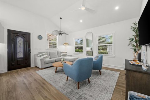 Villa ou maison à louer à Bradenton, Floride: 4 chambres, 187.57 m2 № 2403003 - photo 10