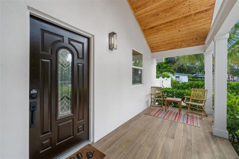Villa ou maison à louer à Bradenton, Floride: 4 chambres, 187.57 m2 № 2403003 - photo 6