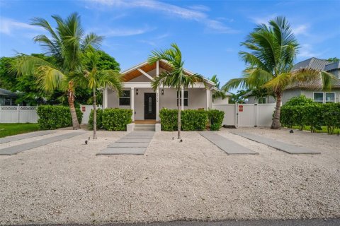 Villa ou maison à louer à Bradenton, Floride: 4 chambres, 187.57 m2 № 2403003 - photo 5