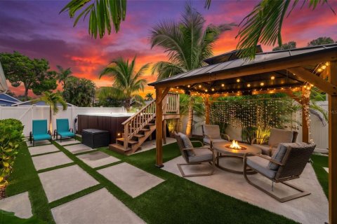 Villa ou maison à louer à Bradenton, Floride: 4 chambres, 187.57 m2 № 2403003 - photo 2
