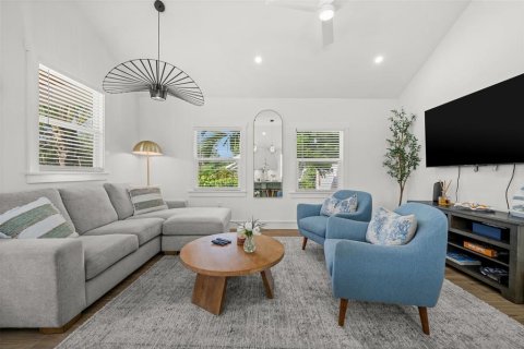Villa ou maison à louer à Bradenton, Floride: 4 chambres, 187.57 m2 № 2403003 - photo 9