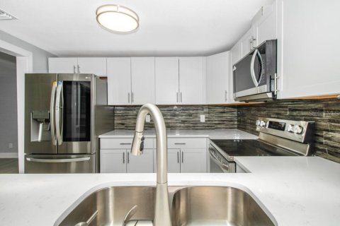 Casa en venta en Saint Petersburg, Florida, 3 dormitorios, 91.97 m2 № 2312566 - foto 8