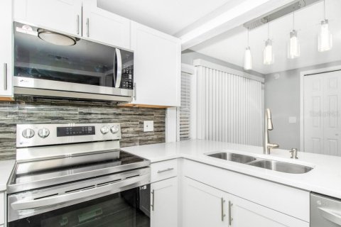 Casa en venta en Saint Petersburg, Florida, 3 dormitorios, 91.97 m2 № 2312566 - foto 6