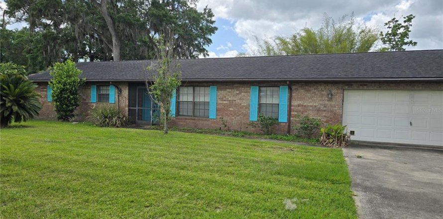 House in Ocala, Florida 3 bedrooms, 202.25 sq.m. № 1632393