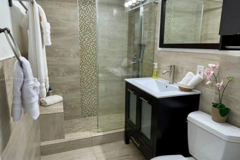 Hotel in Miami Beach, Florida 1 bedroom, 79.9 sq.m. № 1937560 - photo 16