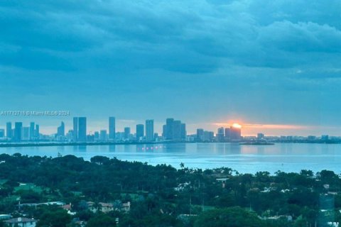Hotel en venta en Miami Beach, Florida, 1 dormitorio, 79.9 m2 № 1937560 - foto 7