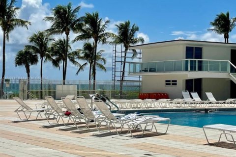 Hotel en venta en Miami Beach, Florida, 1 dormitorio, 79.9 m2 № 1937560 - foto 21