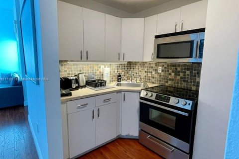 Hotel in Miami Beach, Florida 1 bedroom, 79.9 sq.m. № 1937560 - photo 11