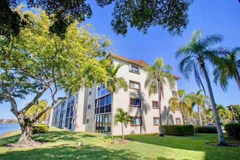 Condominio en venta en Pembroke Pines, Florida, 2 dormitorios, 100.52 m2 № 2146919 - foto 3