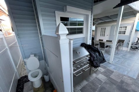 House in Key Largo, Florida 2 bedrooms № 2013869 - photo 7