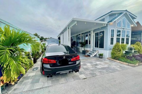 House in Key Largo, Florida 2 bedrooms № 2013869 - photo 2