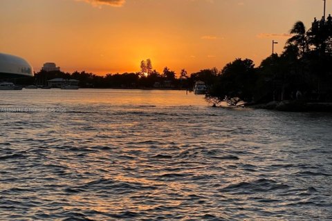 House in Key Largo, Florida 2 bedrooms № 2013869 - photo 22