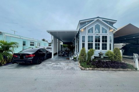 House in Key Largo, Florida 2 bedrooms № 2013869