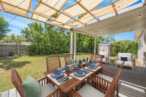 House in Saint Petersburg, Florida 3 bedrooms, 85.84 sq.m. № 1893937 - photo 5
