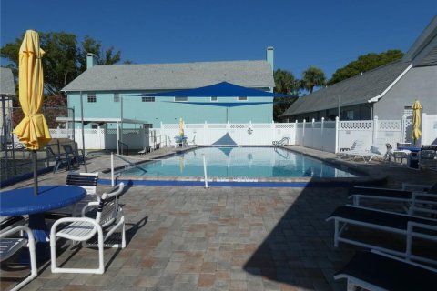 Condominio en venta en New Port Richey, Florida, 1 dormitorio, 62.43 m2 № 1653723 - foto 20