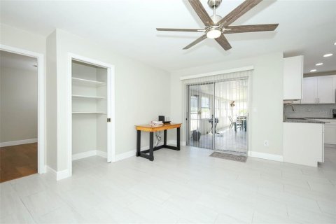 House in Longwood, Florida 3 bedrooms, 156.17 sq.m. № 2396284 - photo 18