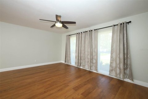 House in Longwood, Florida 3 bedrooms, 156.17 sq.m. № 2396284 - photo 11