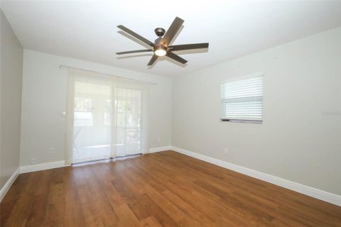 House in Longwood, Florida 3 bedrooms, 156.17 sq.m. № 2396284 - photo 20