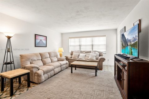 Condominio en venta en Miami, Florida, 1 dormitorio, 88.63 m2 № 2045663 - foto 26