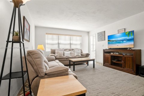 Condominio en venta en Miami, Florida, 1 dormitorio, 88.63 m2 № 2045663 - foto 28