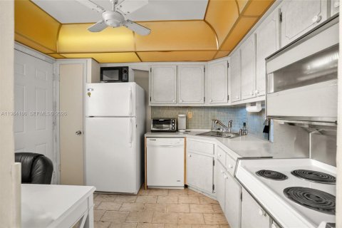 Condominio en venta en Miami, Florida, 1 dormitorio, 88.63 m2 № 2045663 - foto 21