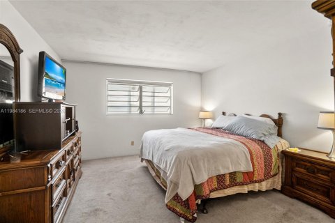 Condominio en venta en Miami, Florida, 1 dormitorio, 88.63 m2 № 2045663 - foto 5