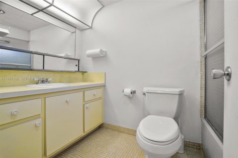 Condominio en venta en Miami, Florida, 1 dormitorio, 88.63 m2 № 2045663 - foto 9