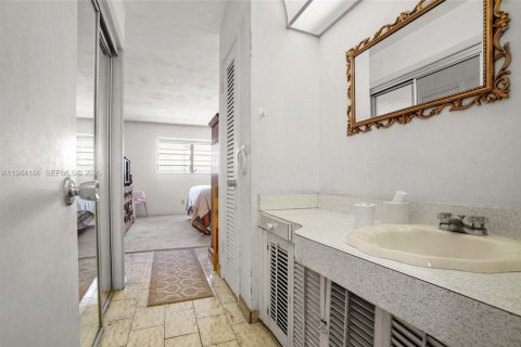 Condominio en venta en Miami, Florida, 1 dormitorio, 88.63 m2 № 2045663 - foto 7