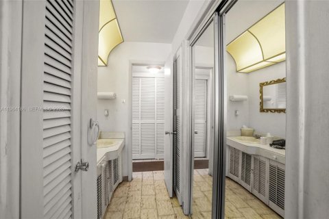 Condominio en venta en Miami, Florida, 1 dormitorio, 88.63 m2 № 2045663 - foto 6