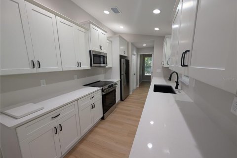 Casa en venta en Ocala, Florida, 3 dormitorios, 127.46 m2 № 2220586 - foto 3