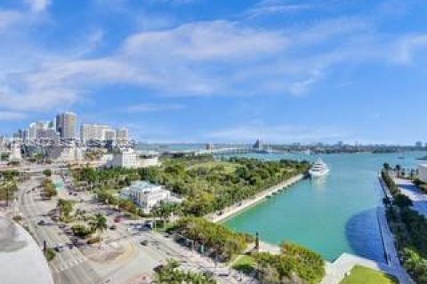 Copropriété à vendre à Miami, Floride: 1 chambre, 78.5 m2 № 2414667 - photo 15