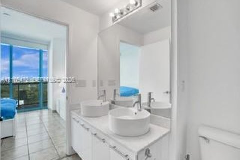 Copropriété à vendre à Miami, Floride: 1 chambre, 78.5 m2 № 2414667 - photo 6