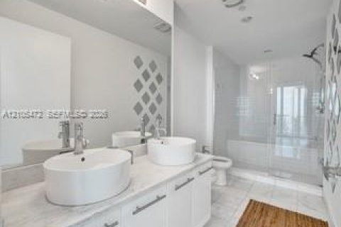 Copropriété à vendre à Miami, Floride: 1 chambre, 78.5 m2 № 2414667 - photo 7