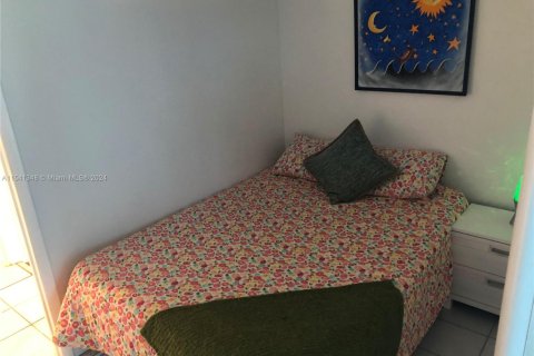 Condominio en venta en Miami Beach, Florida, 4 dormitorios, 135.64 m2 № 1694022 - foto 3