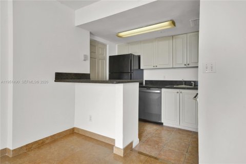 Снять в аренду кондоминиум в Майами, Флорида 1 спальня, 62.62м2, № 2006045 - фото 8