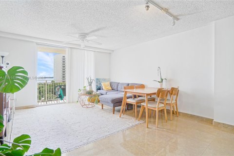 Снять в аренду кондоминиум в Майами, Флорида 1 спальня, 62.62м2, № 2006045 - фото 4