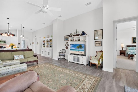 Villa ou maison à vendre à Parrish, Floride: 3 chambres, 197.14 m2 № 2147572 - photo 12