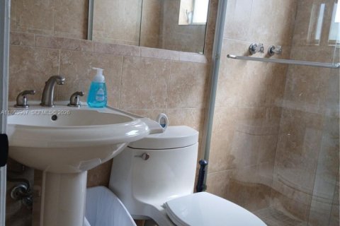 House in Tamarac, Florida 2 bedrooms, 93.09 sq.m. № 1891606 - photo 17