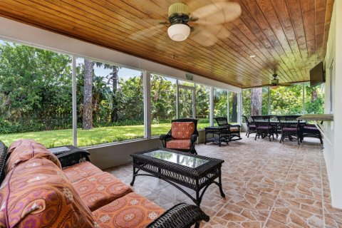 House in Hobe Sound, Florida 2 bedrooms, 166.11 sq.m. № 2246050 - photo 7