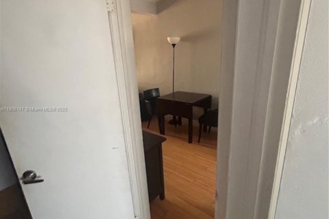 Condominio en venta en Miami Beach, Florida, 43.2 m2 № 1748337 - foto 10