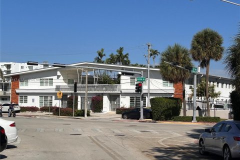 Condominio en venta en Miami Beach, Florida, 43.2 m2 № 1748337 - foto 1