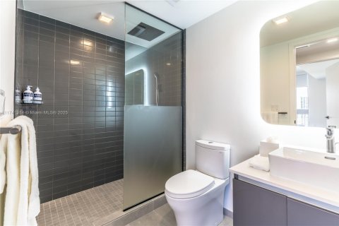 Condo in Miami, Florida, 1 bedroom  № 1861328 - photo 16
